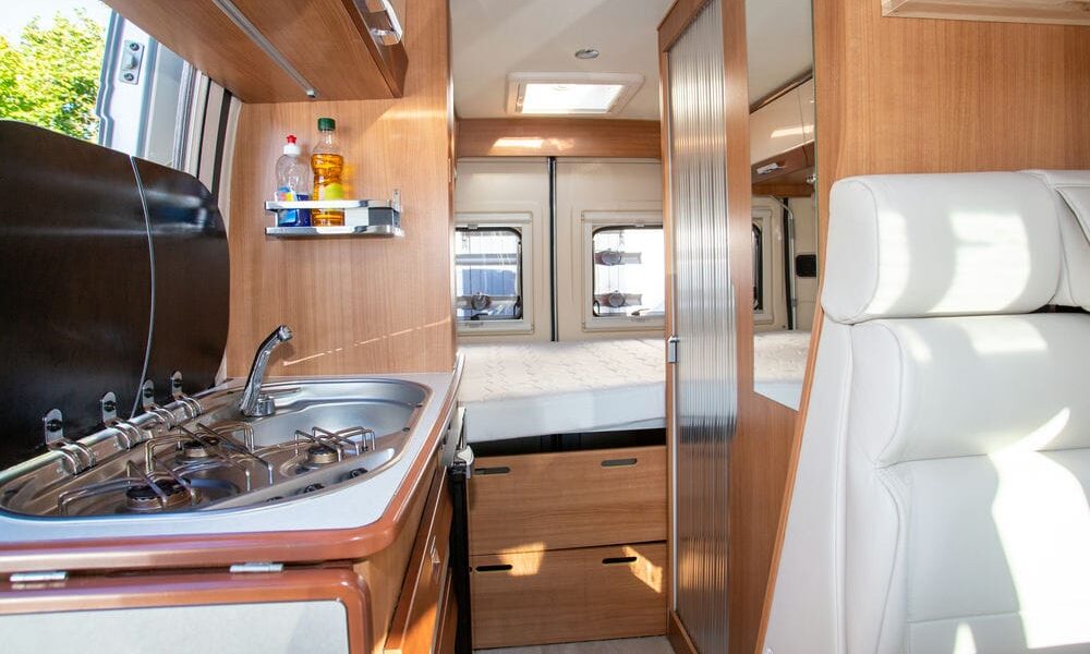 Come organizzare l'interno di un camper